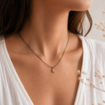 Collier croissant de lune doré